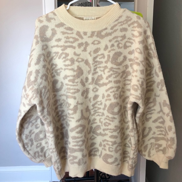 NWOT Animal Print Sweater - Picture 2 of 5